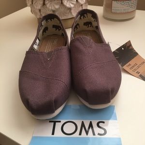 TOMS Classic Slip-On Size 7.5 in Ash Grey